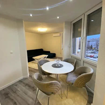 New World Apartment Bihac Exterior photo